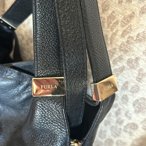 Furla Black pebbled leather two way handbag shoulder bag - Picture 4 of 16